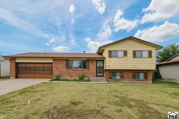 2121 Chautard Dr, Pueblo, CO 81005