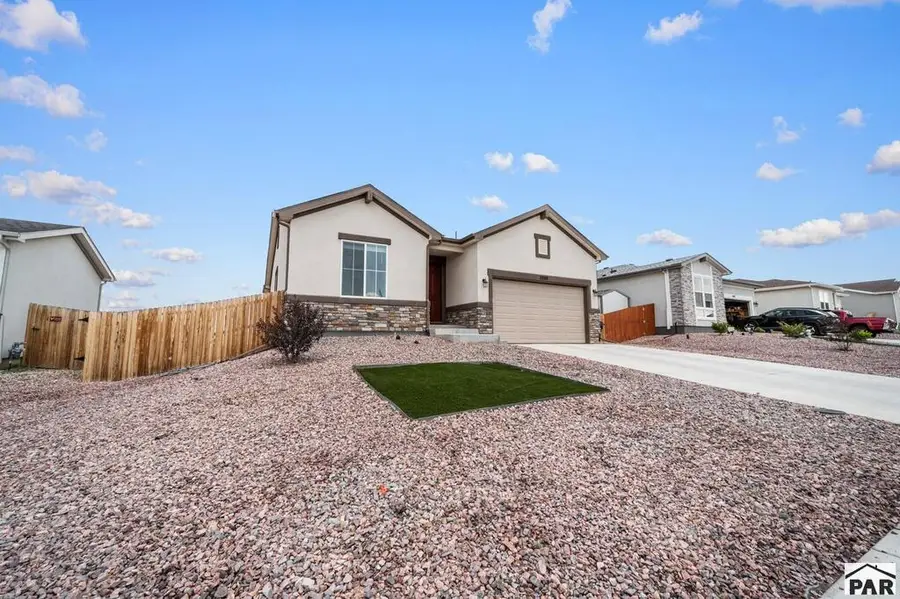 2209 Sunrise Ln, Pueblo, CO 81008 - #2