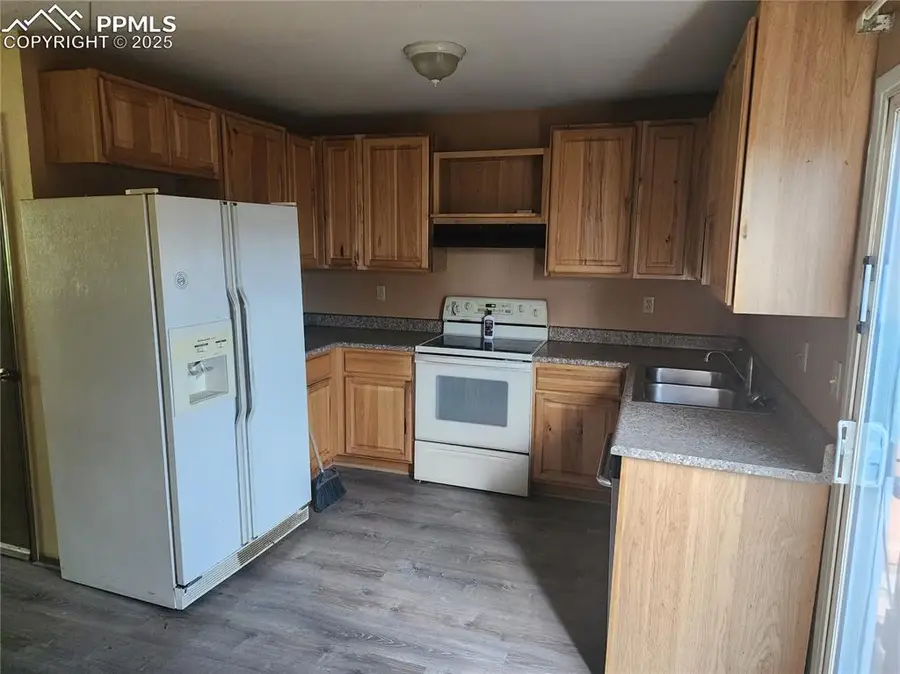 2140 Broadway Avenue, Colorado Springs, CO 80904 - Image #3