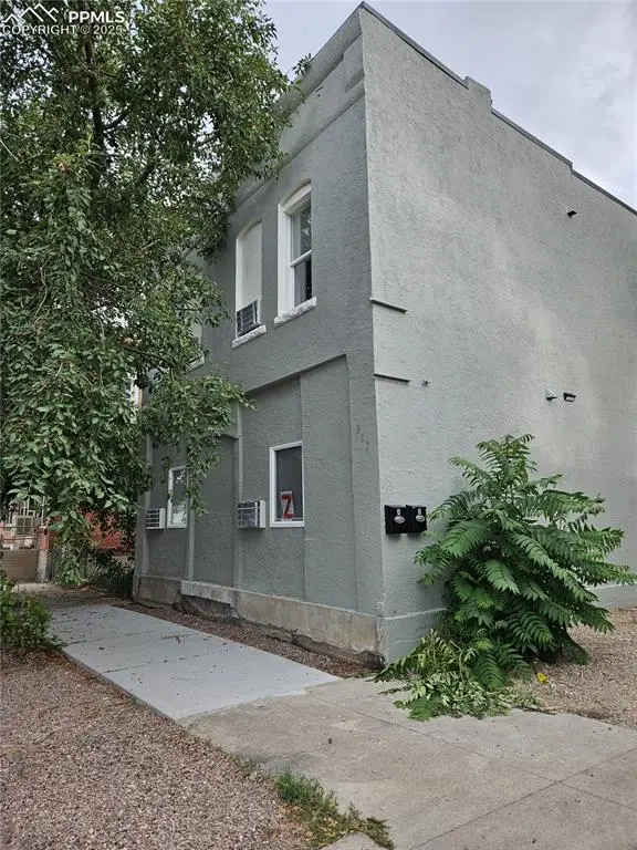 817 E B Street, Pueblo, CO 81003
