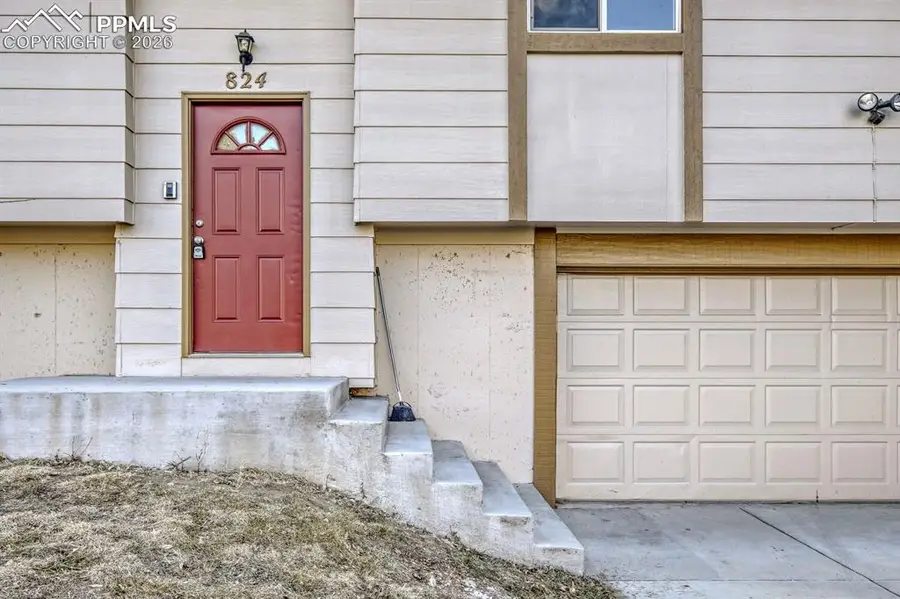 824 Holmes Drive, Colorado Springs, CO 80909 - #2