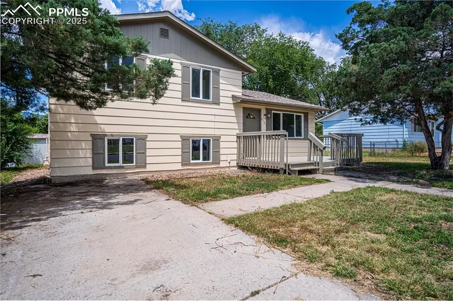 810 Hutchinson Drive, Colorado Springs, CO 80910 - #2