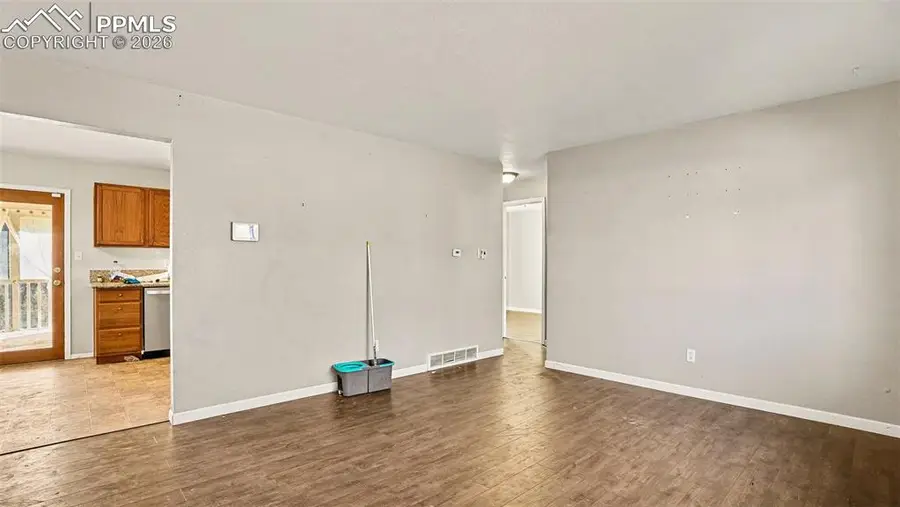 527 Syracuse Street, Colorado Springs, CO 80911 - Image #2