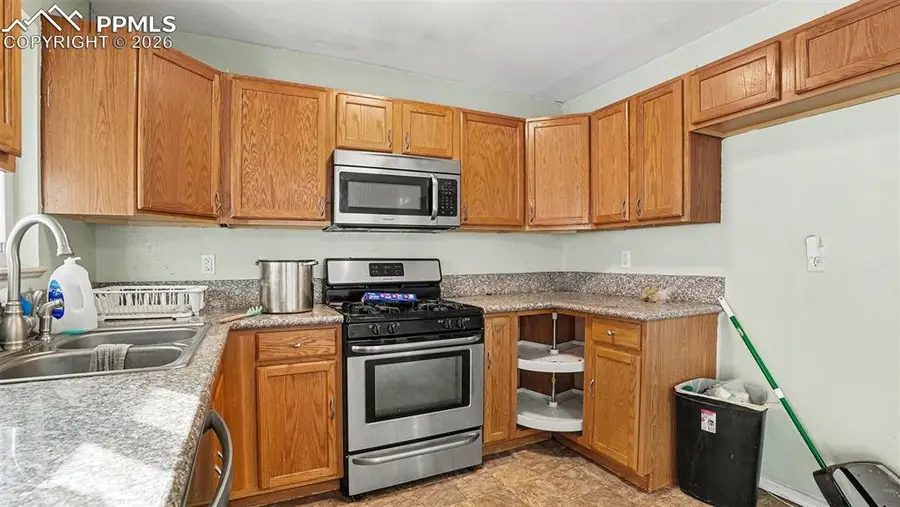 527 Syracuse Street, Colorado Springs, CO 80911 - Image #3