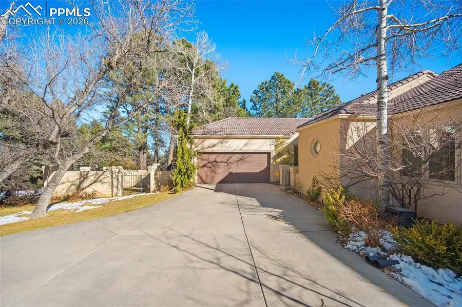 1425 W Cheyenne Mountain Boulevard, Colorado Springs, CO 80906 - Image #2