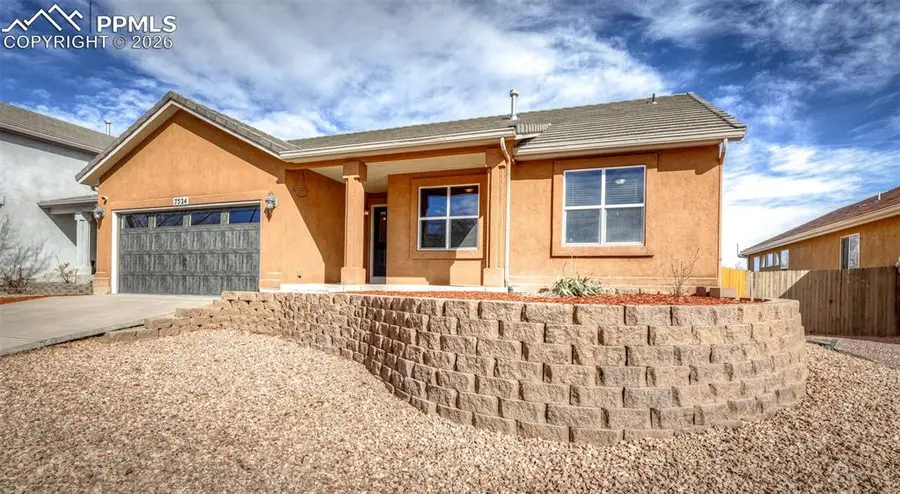 7524 Lake Avenue, Fountain, CO 80817 - #3