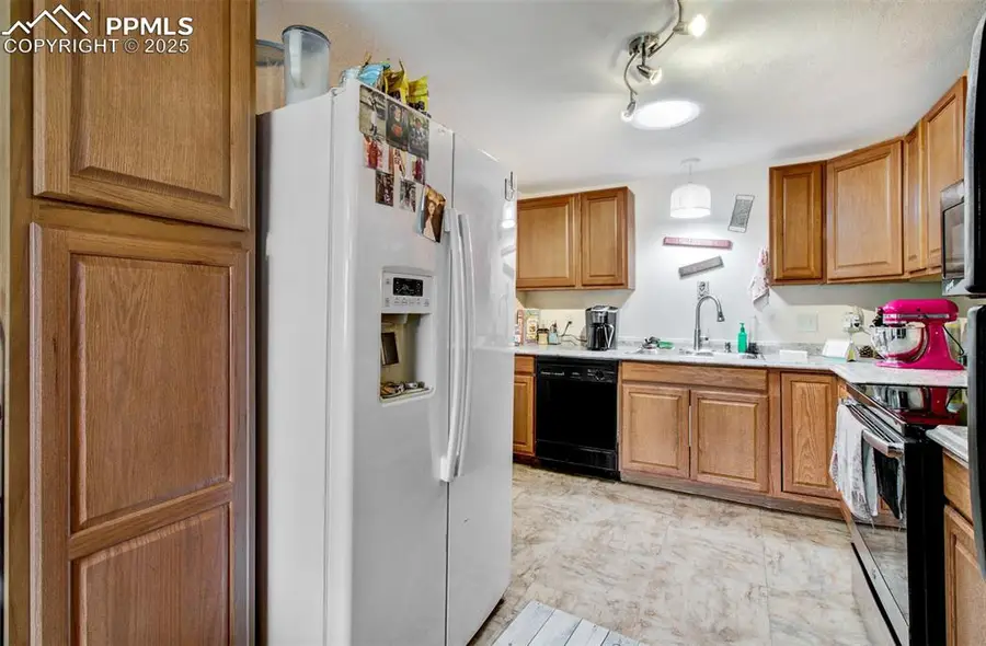 2615 Lambert Avenue, Pueblo, CO 81003 - #2