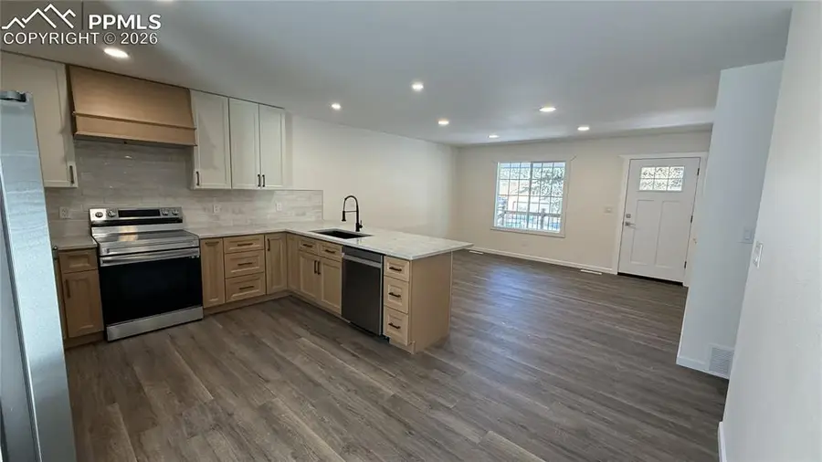 995 Oakwood Drive, Castle Rock, CO 80104 - Image #2