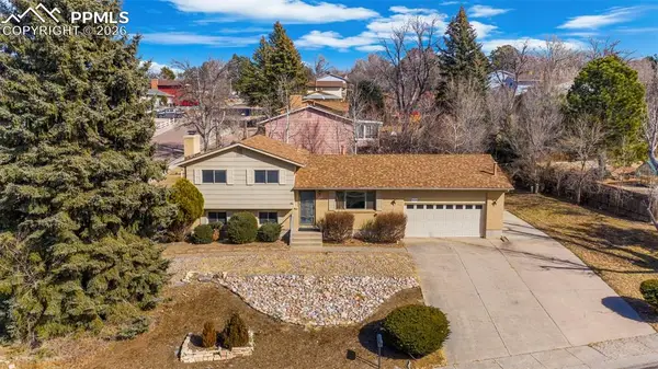 3325 Raindrop Drive, Colorado Springs, CO 80917