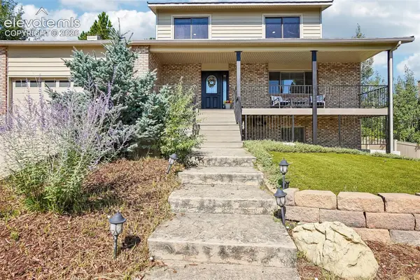 5368 W Cliff Point Circle, Colorado Springs, CO 80919