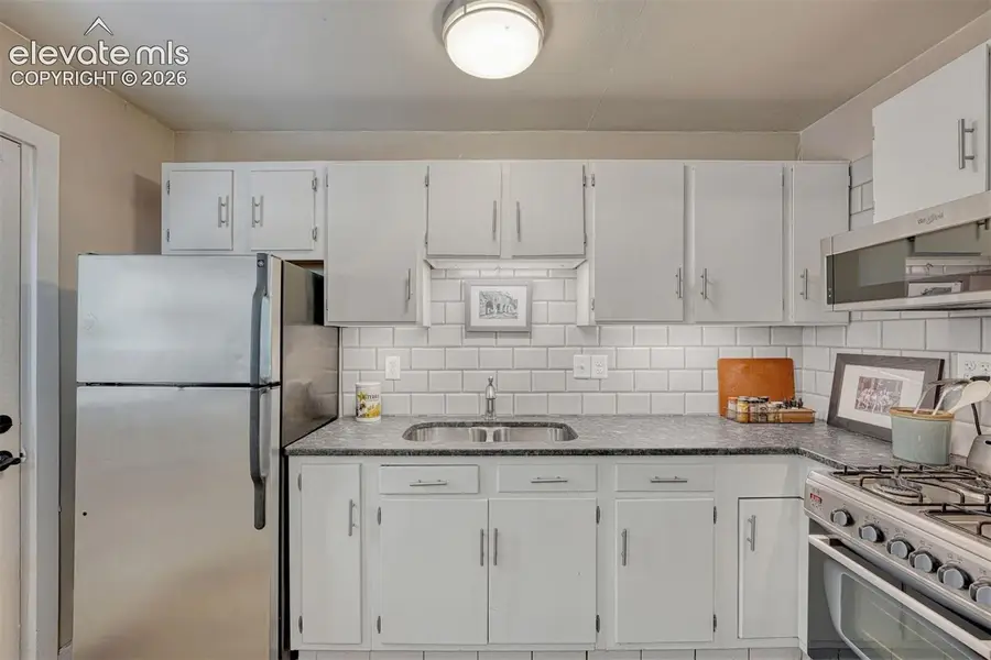 1725 W Cucharras Street, Colorado Springs, CO 80904 - #2