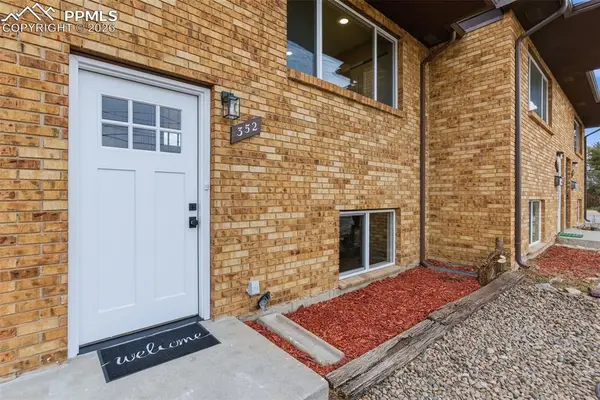 352 Mount View Lane, Colorado Springs, CO 80907