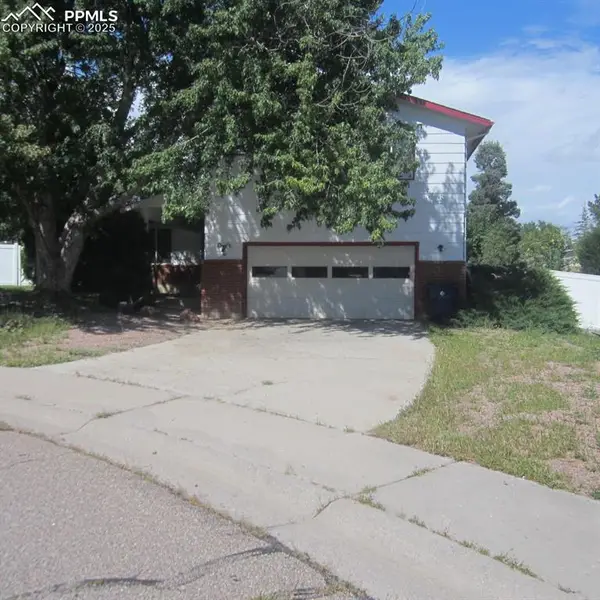 9 Briargate Place, Pueblo, CO 81001