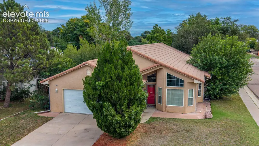938 Cedarcrest Drive, Pueblo, CO 81005 - #2