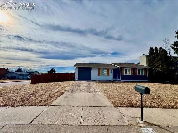 886 Badger Drive, Colorado Springs, CO 80916