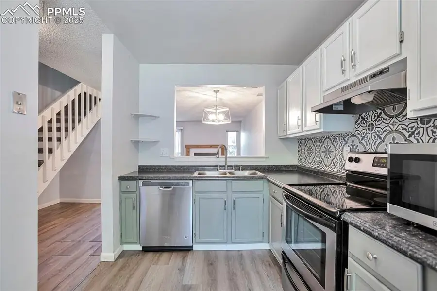 514 Shady Crest Circle, Colorado Springs, CO 80916 - Image #3