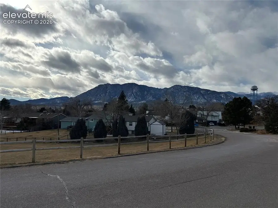 414 Sinton Avenue, Colorado Springs, CO 80906 - #2