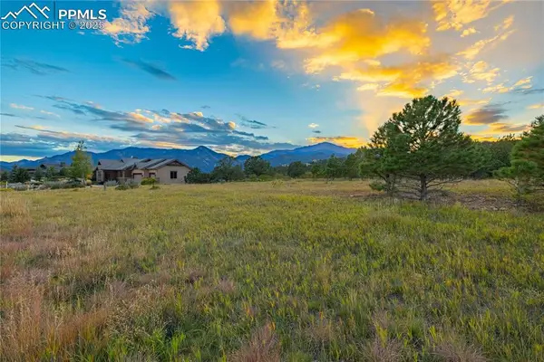 3760 Twisted Oak Circle, Colorado Springs, CO 80904