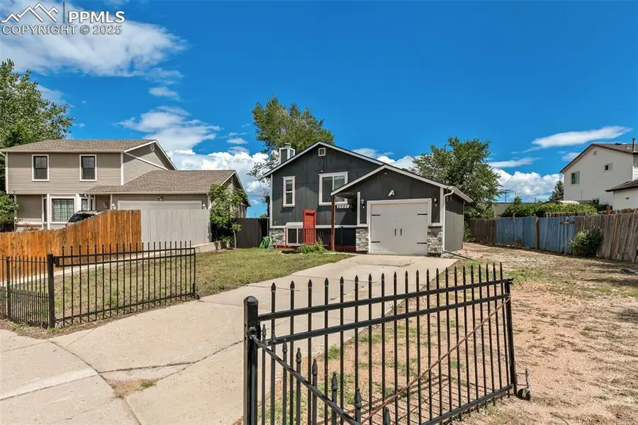 2025 Grosbear Lane, Colorado Springs, CO 80916 - Image #2