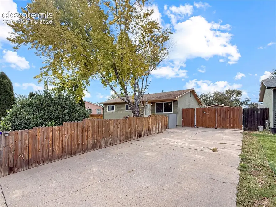 3206 Canterbury Lane, Pueblo, CO 81005 - #3