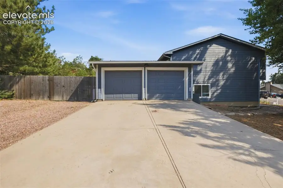 1239 Suncrest Way, Colorado Springs, CO 80906 - #3