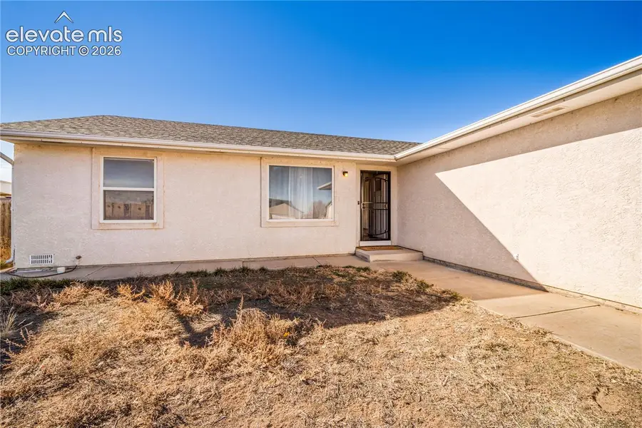 441 S Oak Creek Drive, Pueblo, CO 81007 - #2