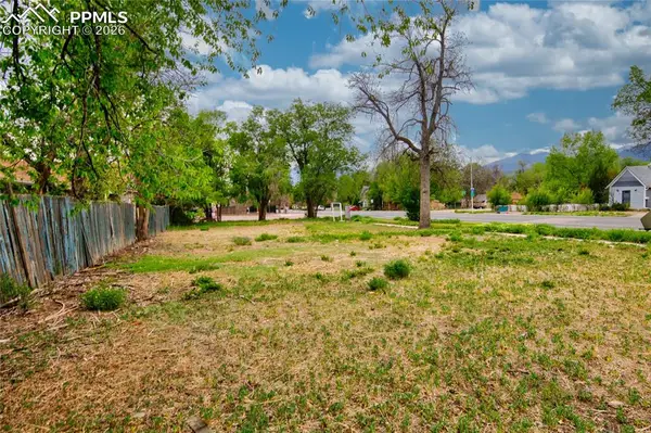 303 N Spruce Street, Colorado Springs, CO 80905