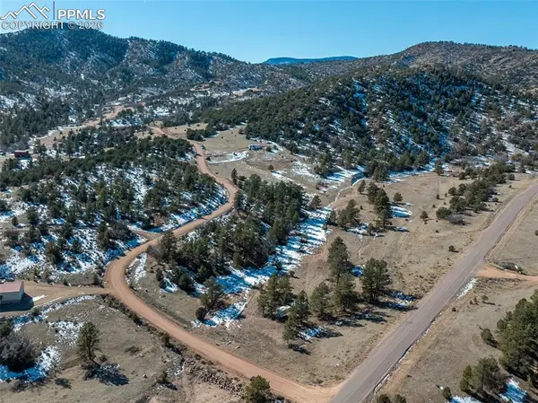 221 Chris Crossover Na, Canon City, CO 81212