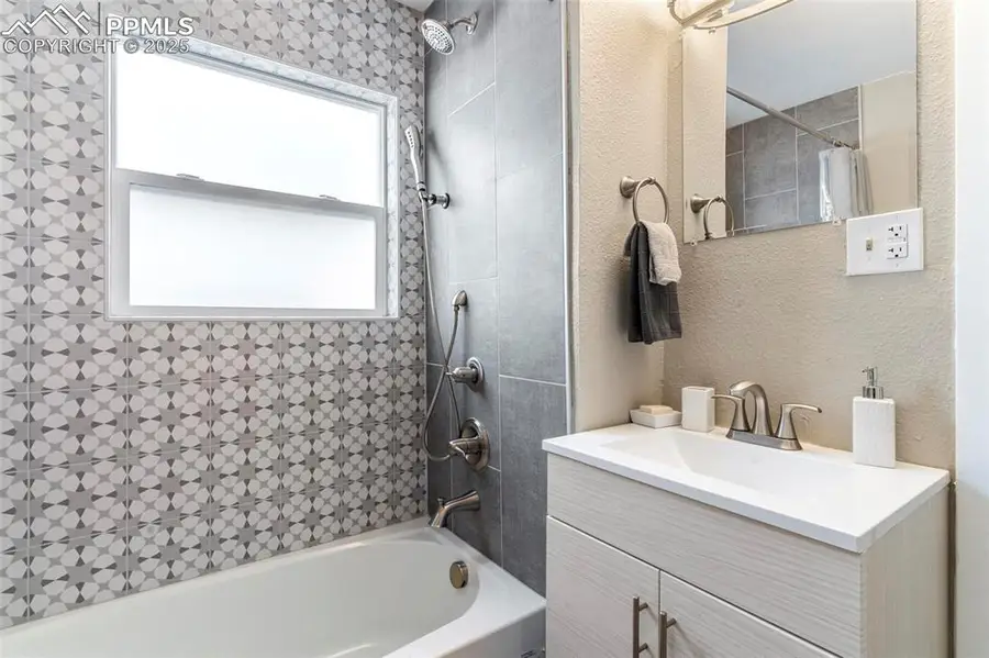 1807 W Colorado Avenue, Colorado Springs, CO 80904 - Image #3