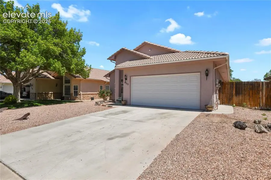 932 Pinecrest Drive, Pueblo, CO 81005 - #3