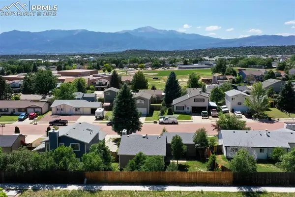 2077 Ambleside Drive, Colorado Springs, CO 80915