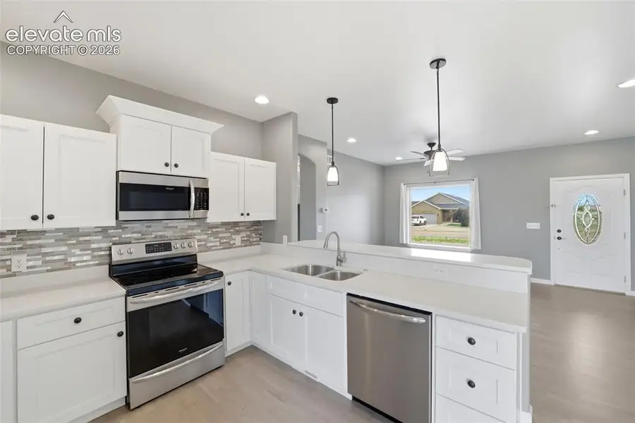 1232 N Challenger Place, Pueblo, CO 81007 - #2