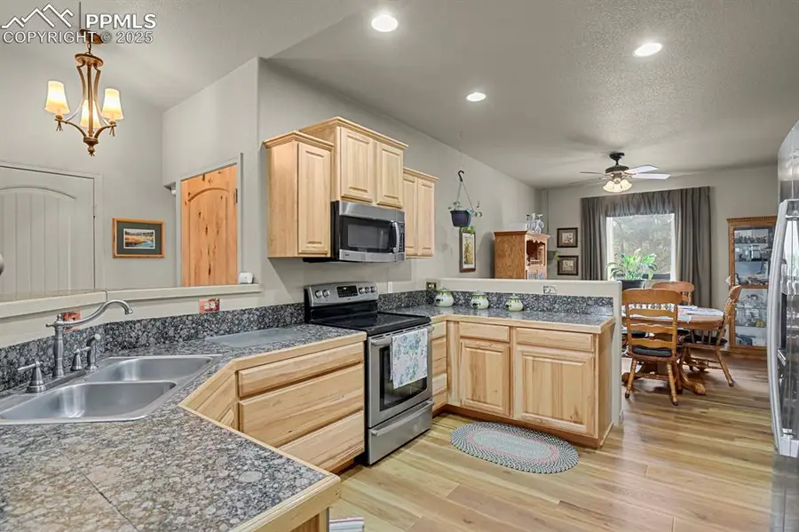 9 Kingston Circle, Florissant, CO 80816 - Image #3