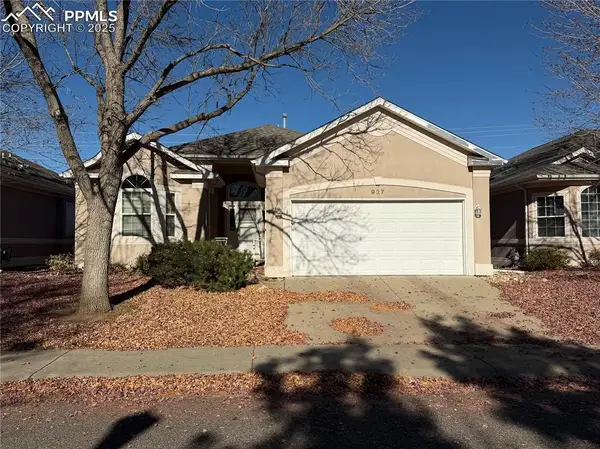 927 Champion Circle, Longmont, CO 80503