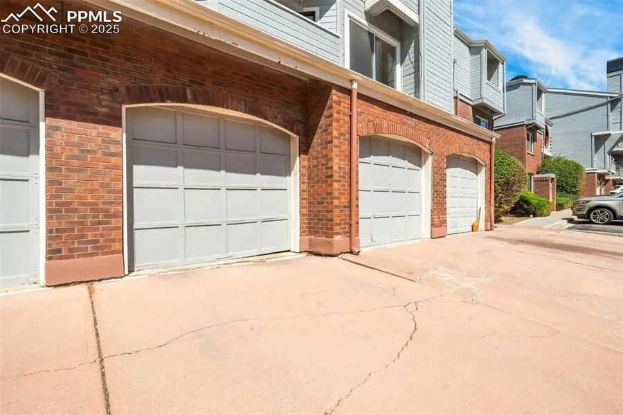 3656 Iguana Drive, Colorado Springs, CO 80910 - Image #2