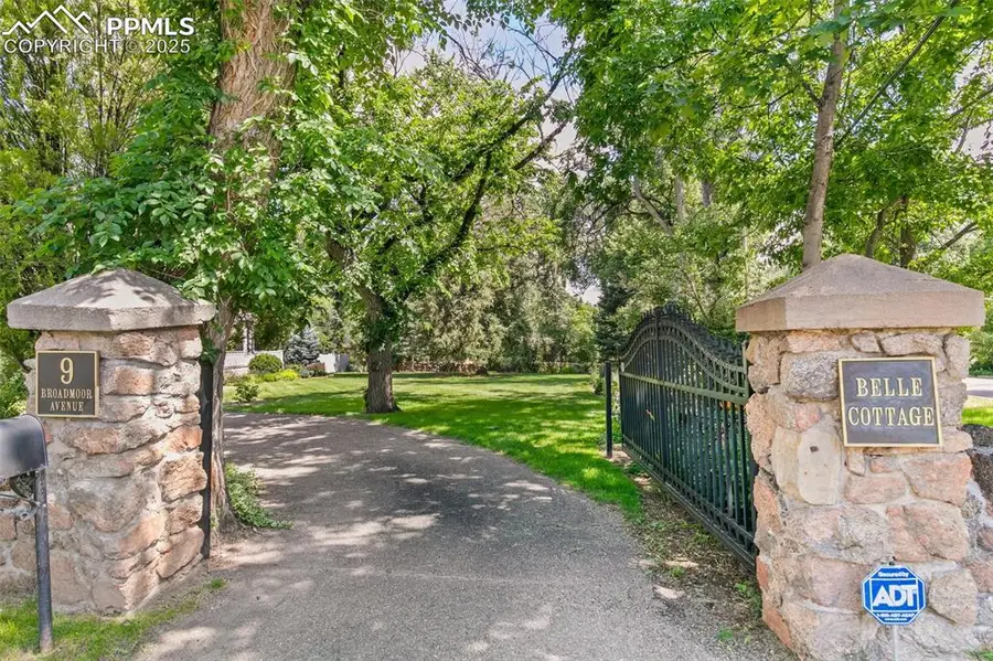 9 Broadmoor Avenue, Colorado Springs, CO 80906 - #2