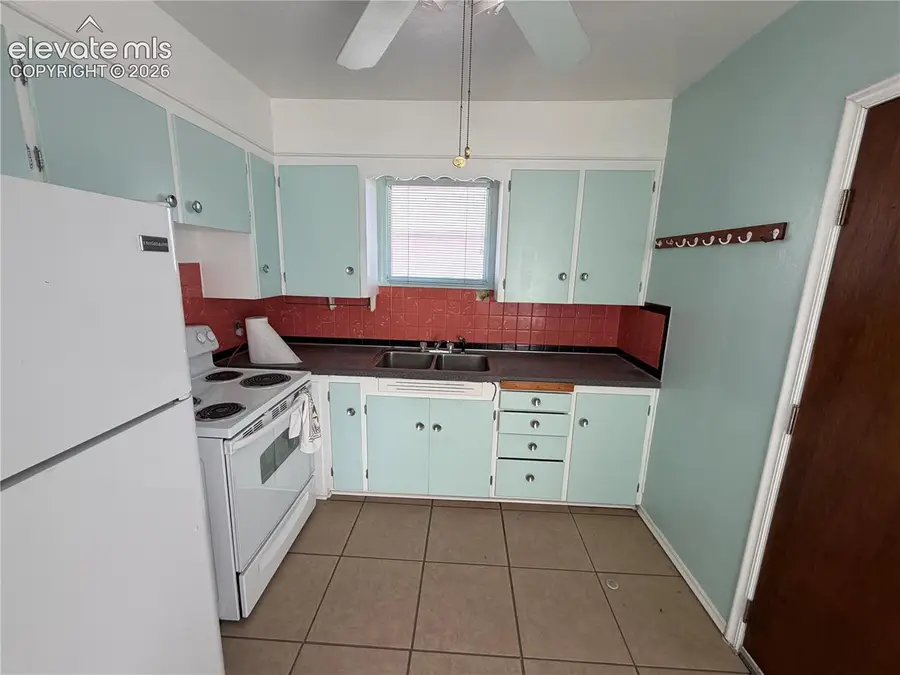 710 E Mesa Avenue, Pueblo, CO 81006 - #3