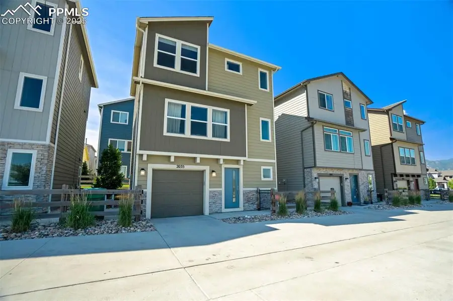 2035 Corker View, Colorado Springs, CO 80910 - Image #2