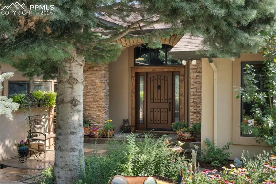 40 Upland Road, Colorado Springs, CO 80906 - #3