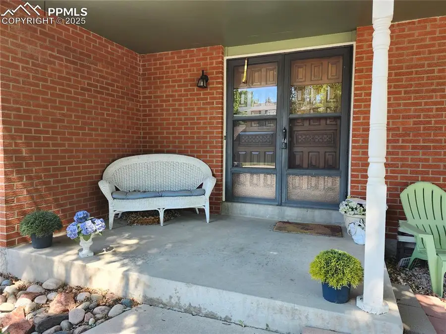 2961 W Whileaway Circle, Colorado Springs, CO 80917 - Image #2