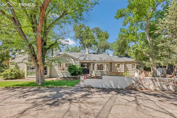 10 W Oak Avenue, Colorado Springs, CO 80906