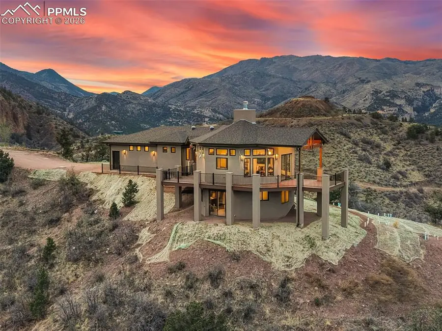 1060 Neon Moon View, Manitou Springs, CO 80829 - #3