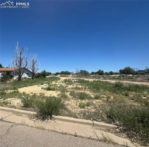 E 14th Street, Pueblo, CO 81001