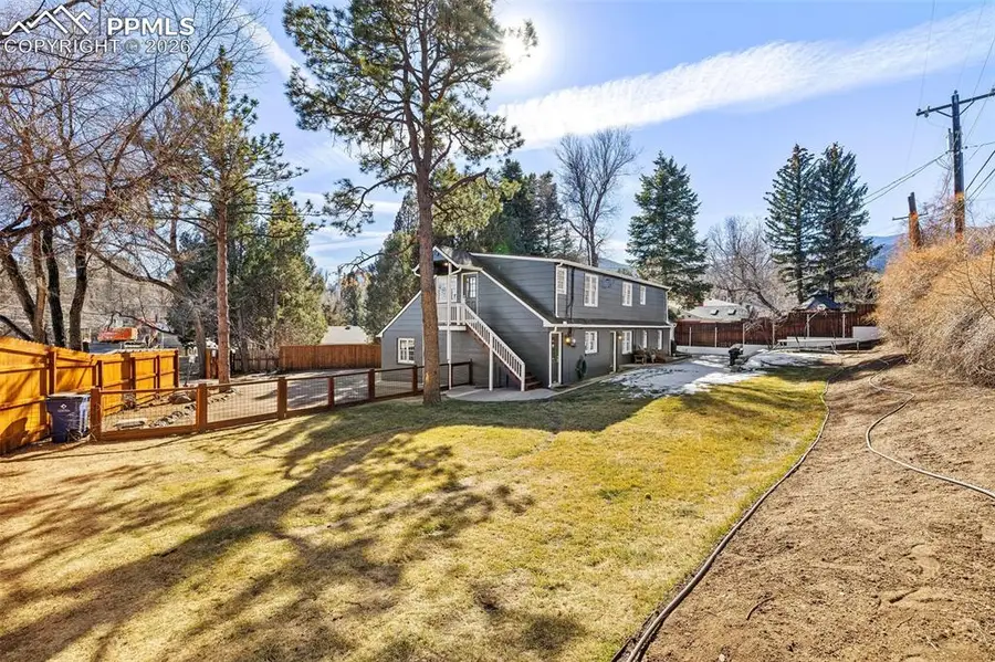 2 Cresta Road, Colorado Springs, CO 80906 - #3