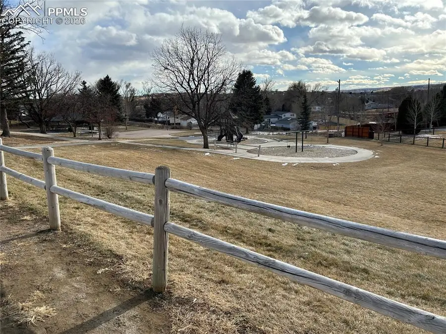 414 Sinton Avenue, Colorado Springs, CO 80906 - #3