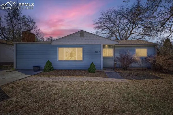 307 Redwood Drive, Colorado Springs, CO 80907