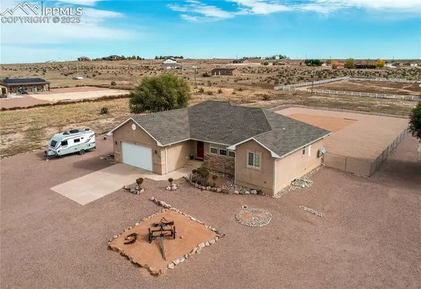 1352 N Blue Lake Lane, Pueblo, CO 81007