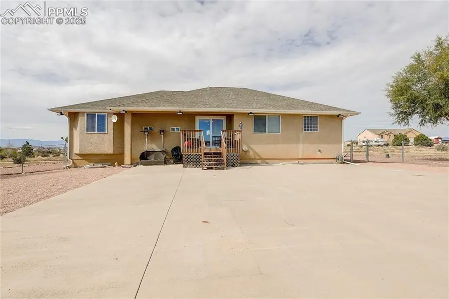1352 N Blue Lake Lane, Pueblo, CO 81007 - Image #3