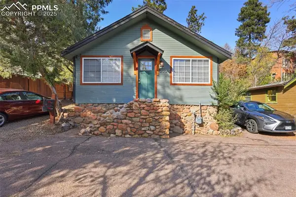 2004 Oak Way, Colorado Springs, CO 80906