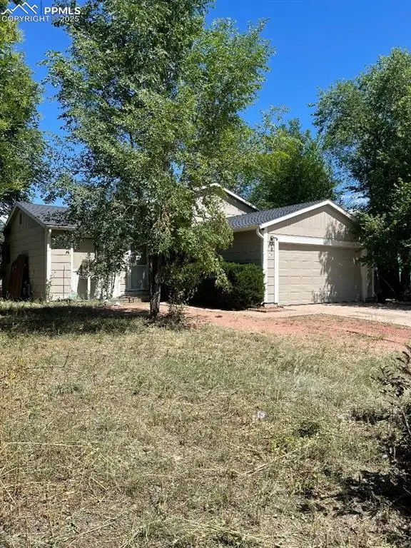 3370 Foxridge Drive, Colorado Springs, CO 80916